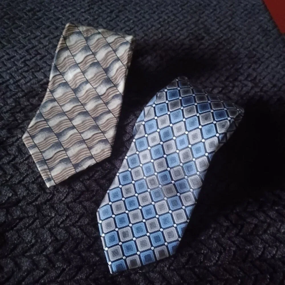 Van Heusen Mens 100% Silk Ties Diamond Geometric & Wave Pattern Blue & Beige